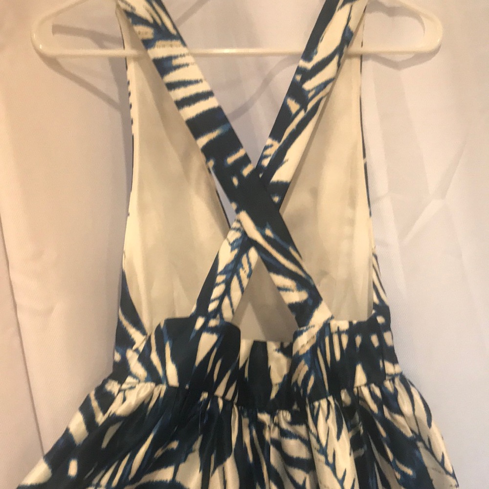 Dress - Picture 5 of 5